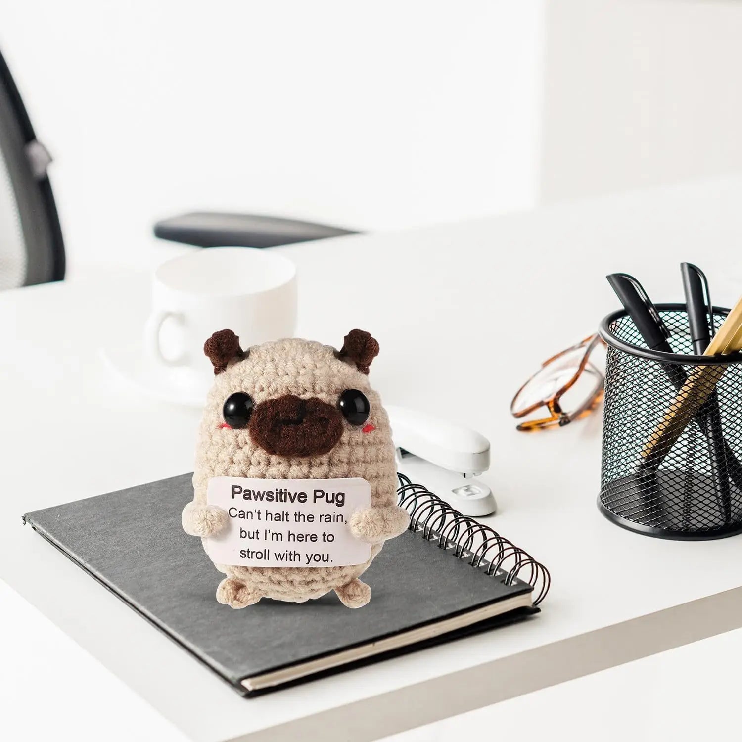 MAGGIE QUEEN Positive Energy Pug Hug Pocket Mini Handmade Plush Knitting Dog Doll with Card Funny Christams Gift Home Room Decoration