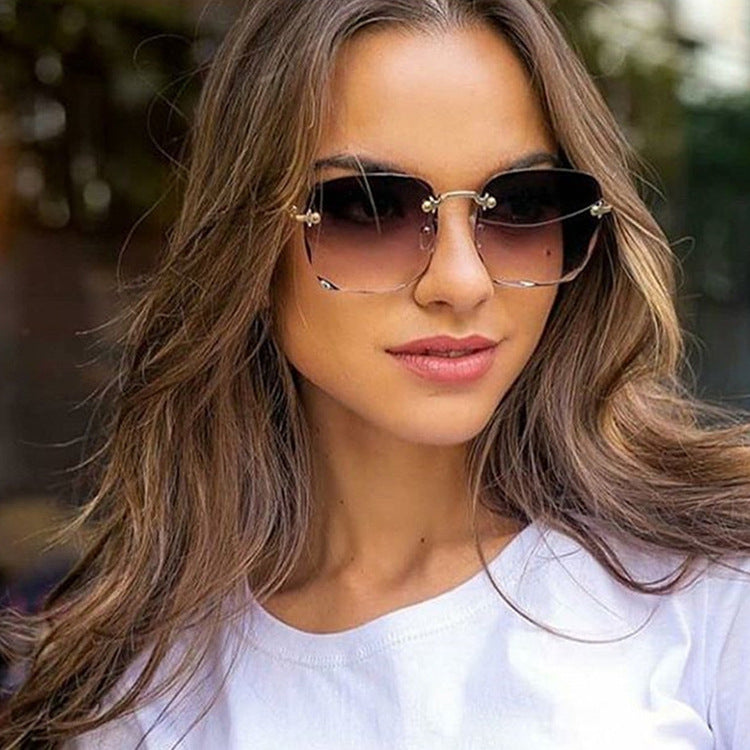 High Quality Fashion Square sunglasses with cut edges