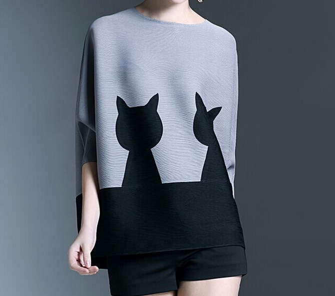 High Quality Fashion Round neck loose stitching cat pattern sleeves stretch pleated print tops women