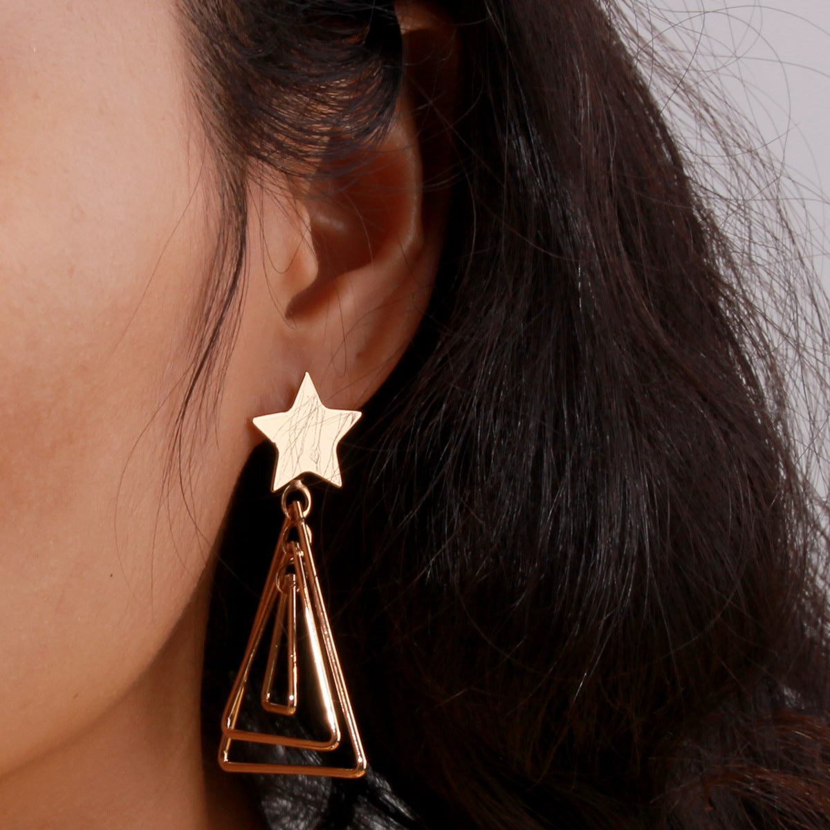 High Quality Fashion Geometric Earrings Personality Hollow Five-Pointed Star Earrings Women