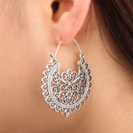 High Quality Fashion Metal alloy hollow carved earrings