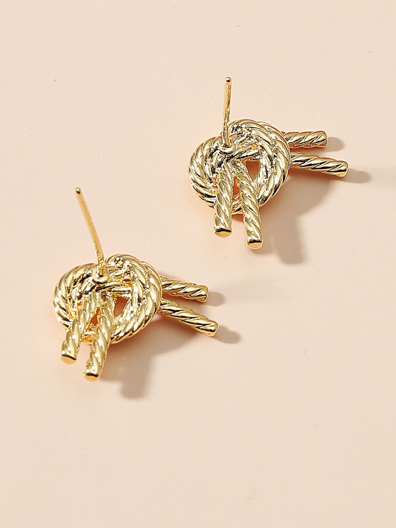 High Quality Fashion Personalized Rope Twisted Knotted Metal Earrings